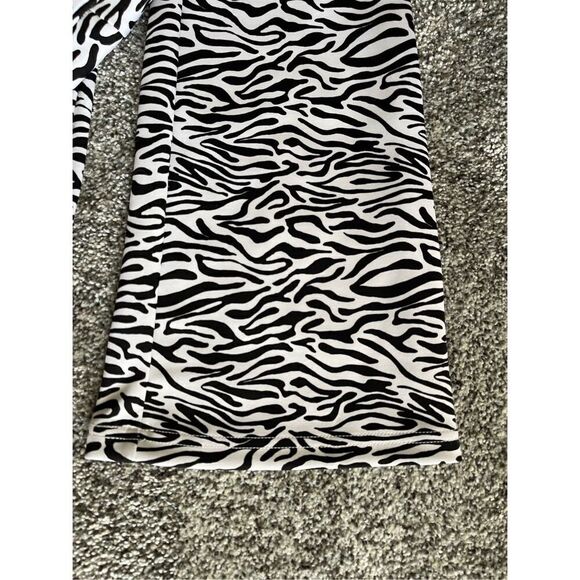 ❤️Wild Fable Women’s Cut -Out Flared Leggings - Picture 8 of 8